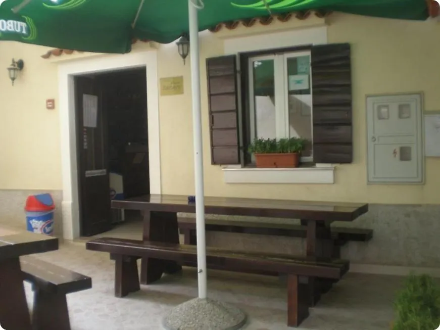 Room In Susak With Air Conditioning, W-Lan بيت ضيافة